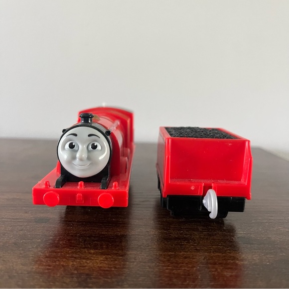 James Trackmaster Motorized Train from Thomas and Friends #5 Needs Batteries - Picture 5 of 6